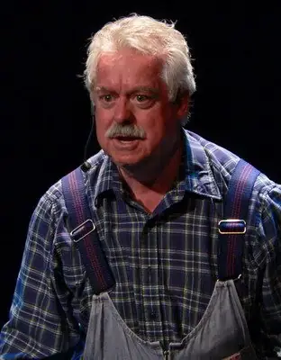 Fernand Alain sur scène dans le personnage d'Abel Maldemay, photo 13 de 18
