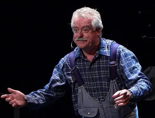 Fernand Alain sur scène dans le personnage d'Abel Maldemay, photo 14 de 18