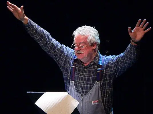 Fernand Alain sur scène dans le personnage d'Abel Maldemay, photo 17 de 18